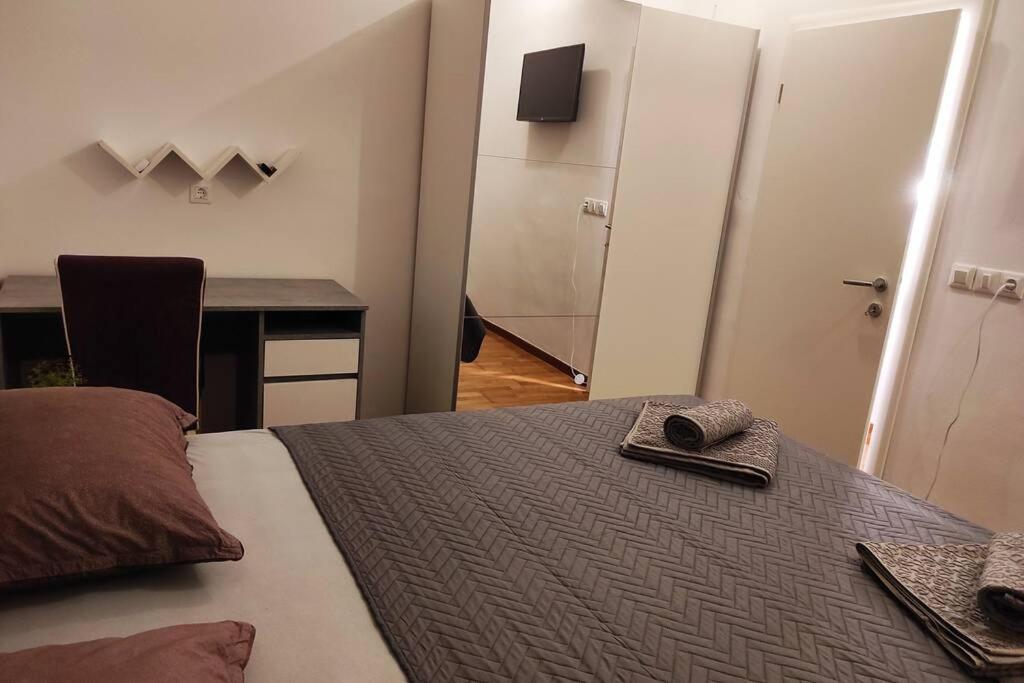 Spacious Apartment Near City Center And The Beach Сплит Екстериор снимка