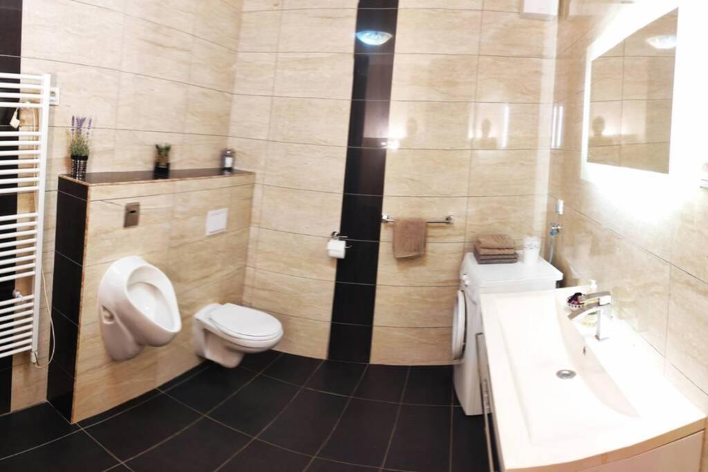 Spacious Apartment Near City Center And The Beach Сплит Екстериор снимка
