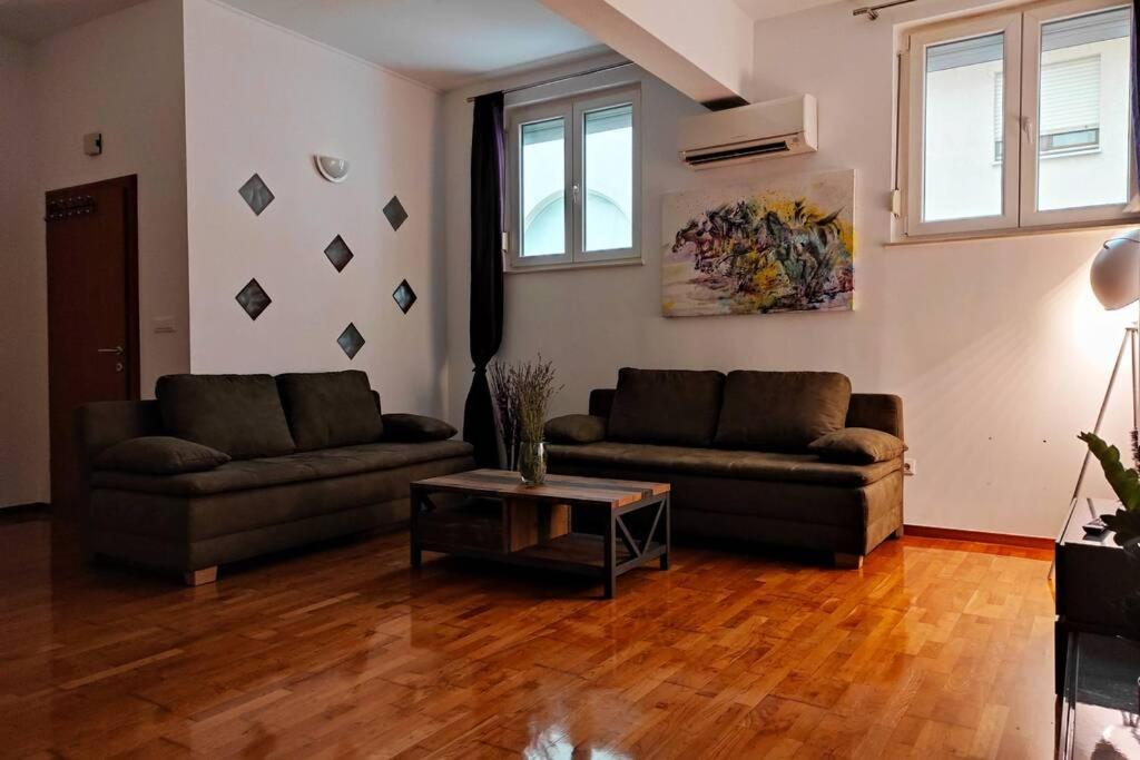 Spacious Apartment Near City Center And The Beach Сплит Екстериор снимка