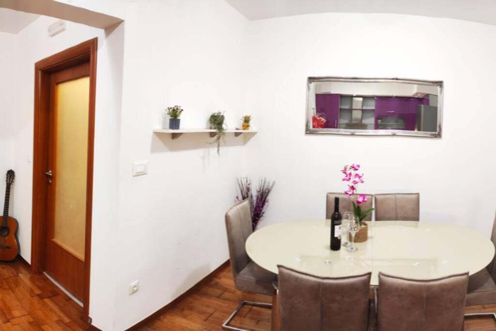 Spacious Apartment Near City Center And The Beach Сплит Екстериор снимка